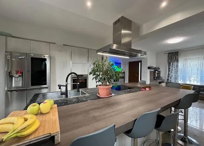 - La Capra Amaltea بيت للعطل